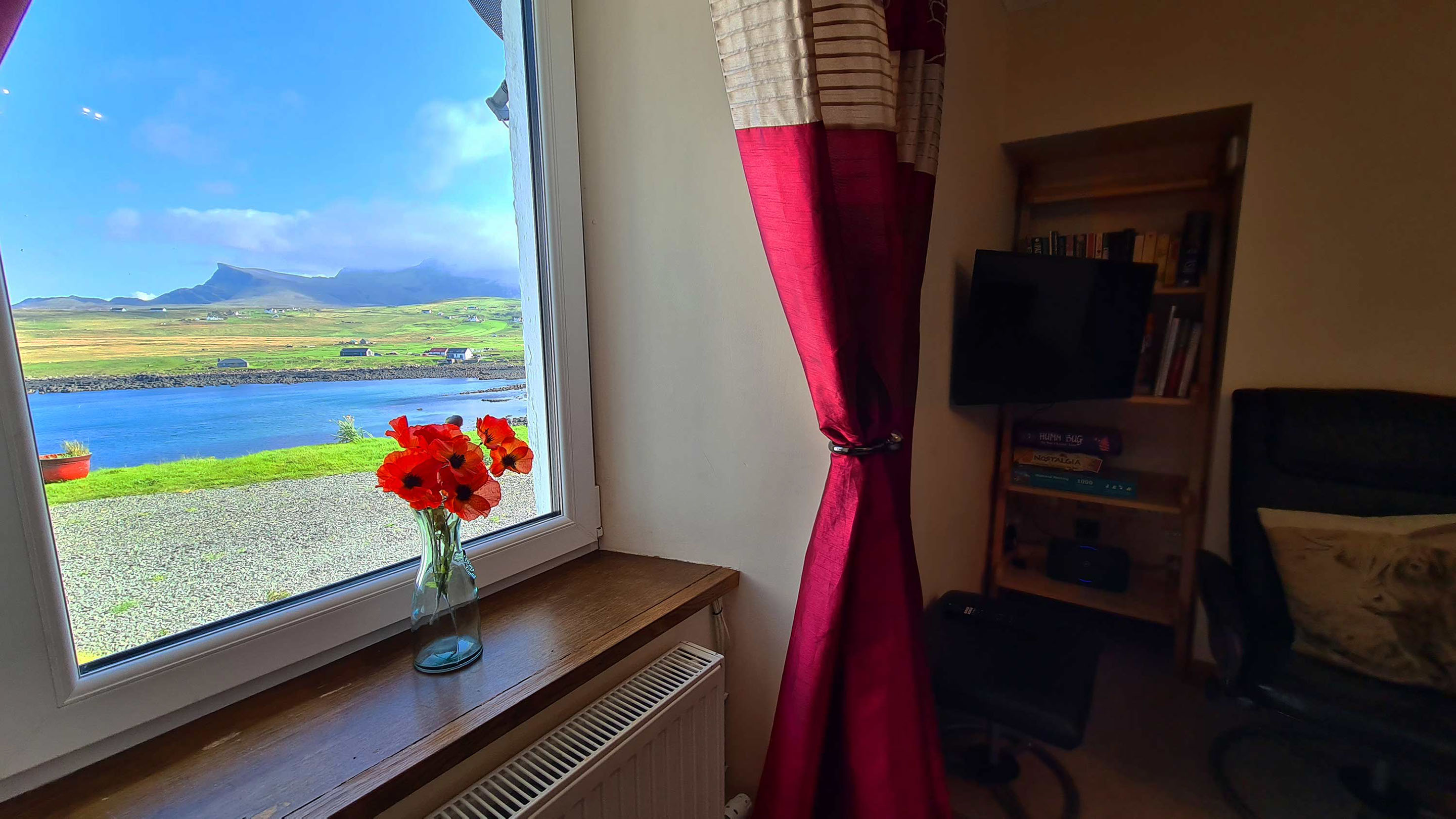 Aird Cottage self catering accommodation looks out on to stunning sea views of Skye